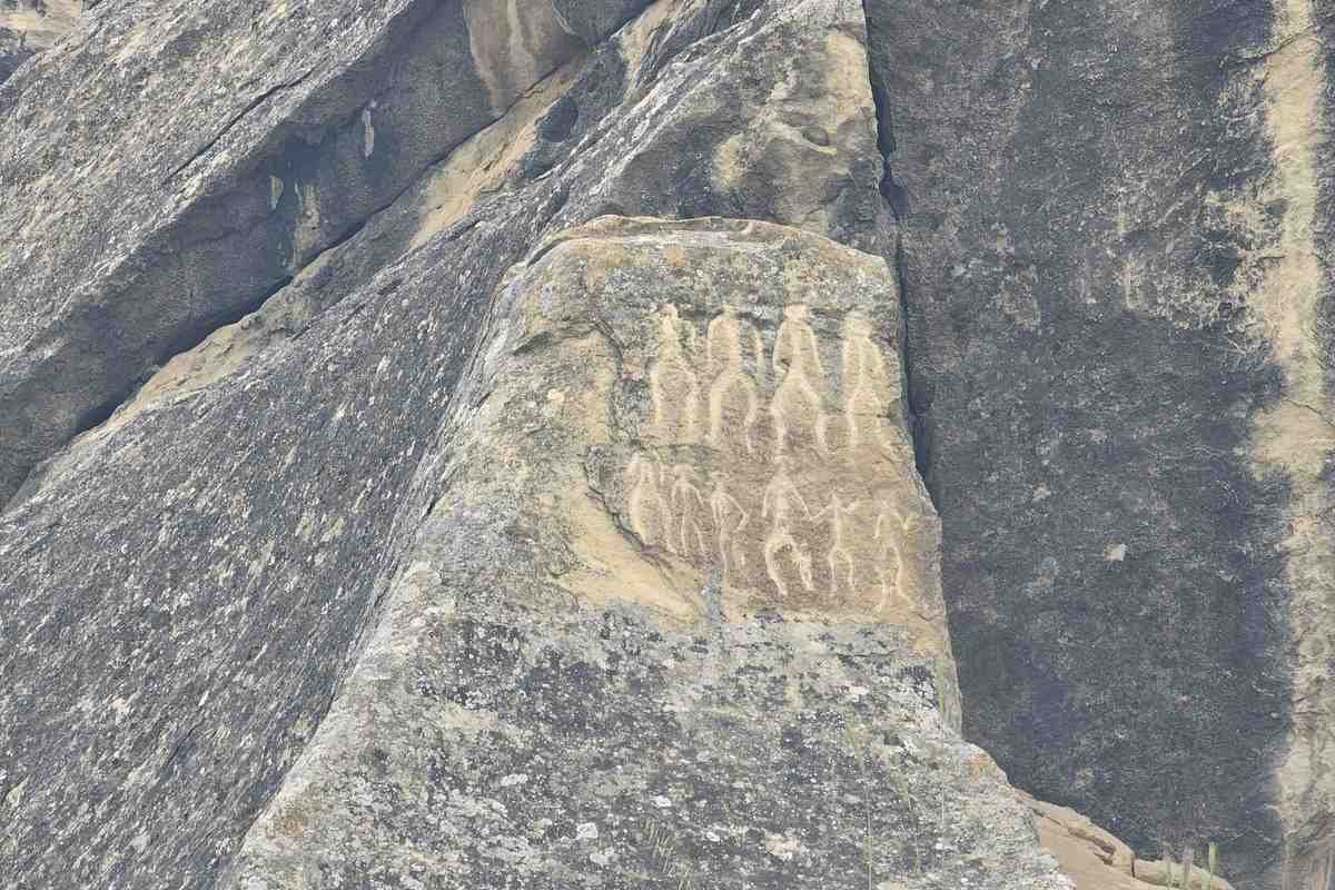 Gobustan & Absheron Tour — photo 3