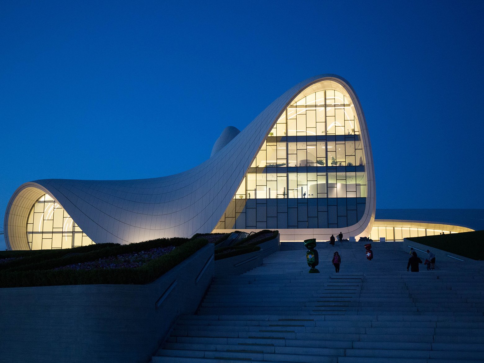Baku Night Tour: City Lights, Flame Towers & Heydar Aliyev Center — photo 3